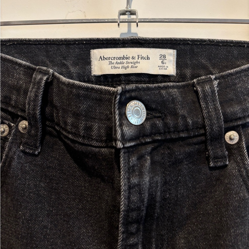 Abercrombie and Fitch Ultra High Rise Ankle Straight Jeans - Picture 5 of 5